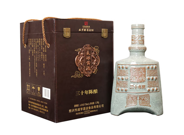 黄冈咸亨酒店太雕黄酒回收太雕三十年陈酿绍兴黄酒1.5kg礼盒装